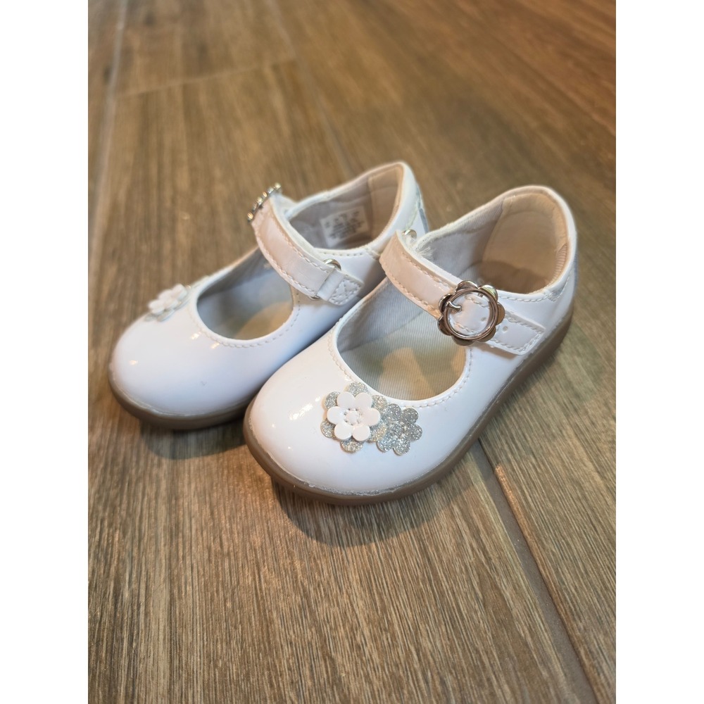 Stride Rite Holly White Patent Leather Mary Jane Dress Shoes Kids Size 5M